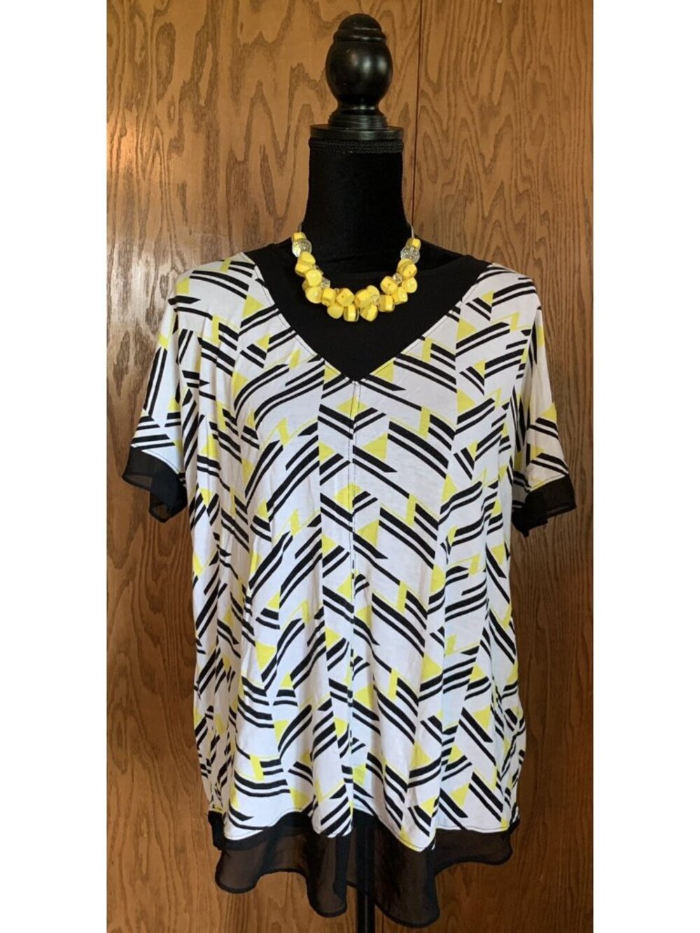 Worthington Womens Shirt Size Large Multicolor Geometric Shortsleeve Sheer